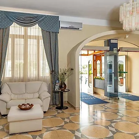 Hotel Racar *